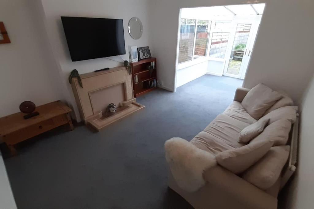 Free Parking Spacious Home 카디프 외부 사진