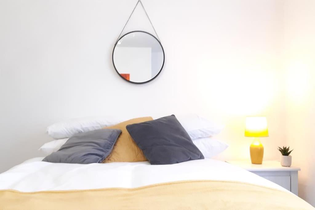 Free Parking Spacious Home 카디프 외부 사진