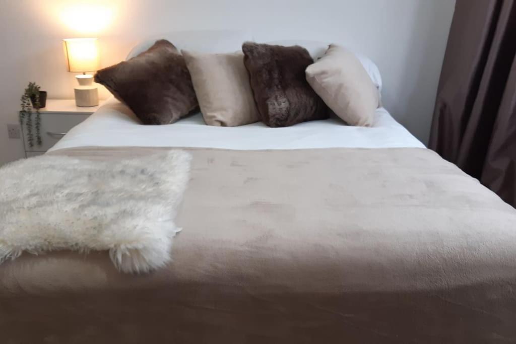 Free Parking Spacious Home 카디프 외부 사진