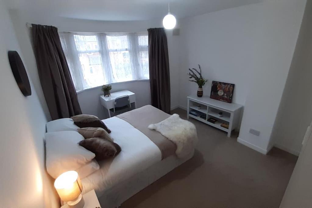 Free Parking Spacious Home 카디프 외부 사진